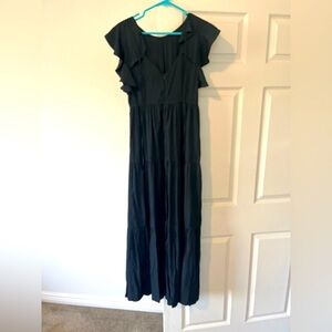 Pinch tiered maxi dress size M